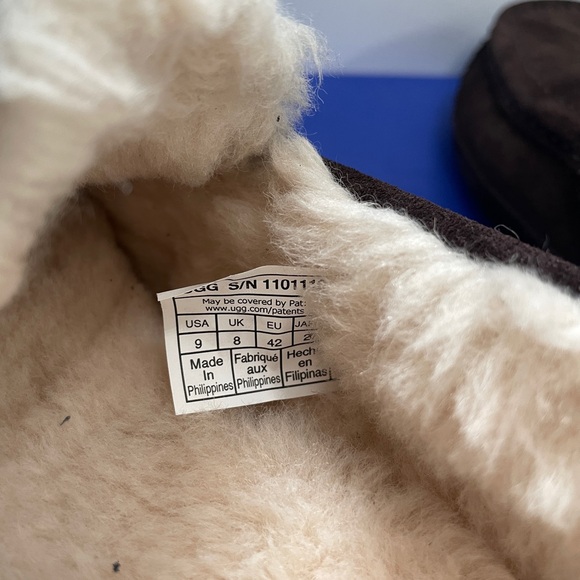 New UGG Australia Men’s Ascot Suede Moccasin Slippers Dark Brown - Picture 5 of 6